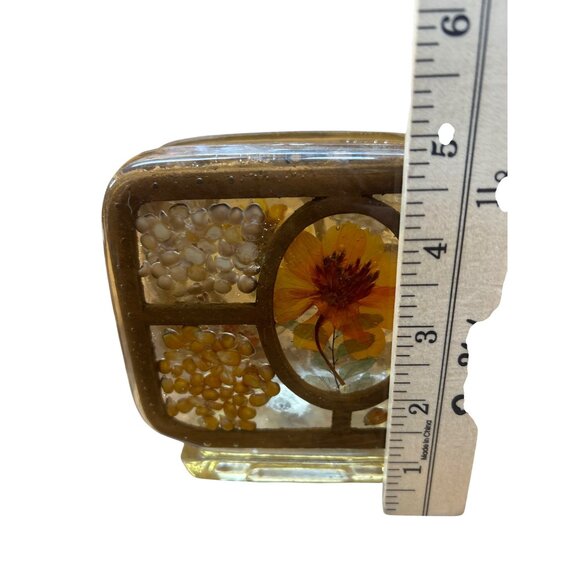 Vintage Resin Napkin Holder With Embedded Floral & Seed Design By Design Gifts I - Picture 3 of 5